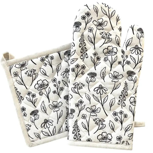 White and Black Flowers on a matching set of oven mitt and potholder