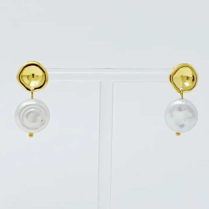 Golden Shell Pearl Earrings