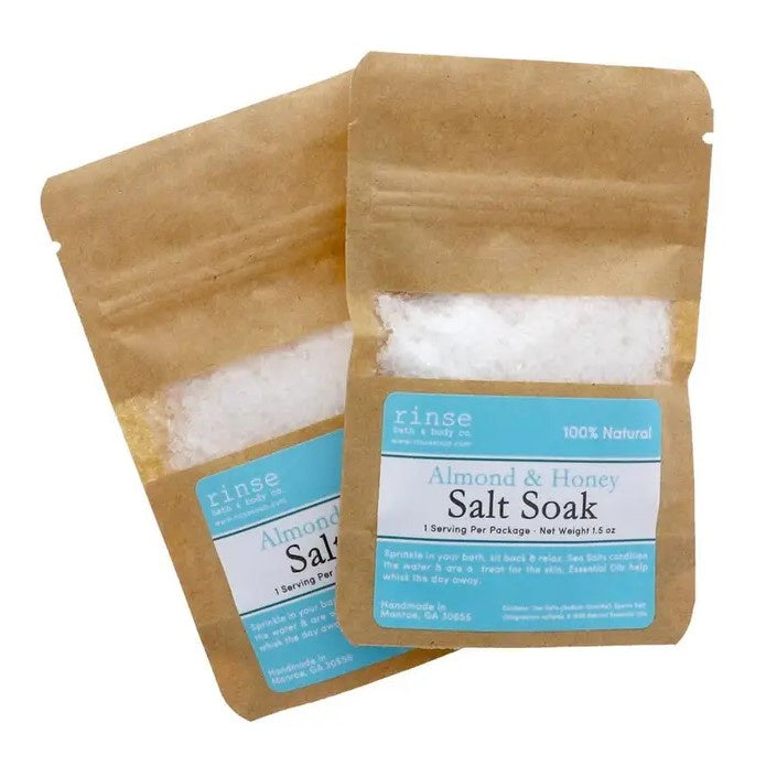 1.5 oz packet of almond and honey scented salt soak